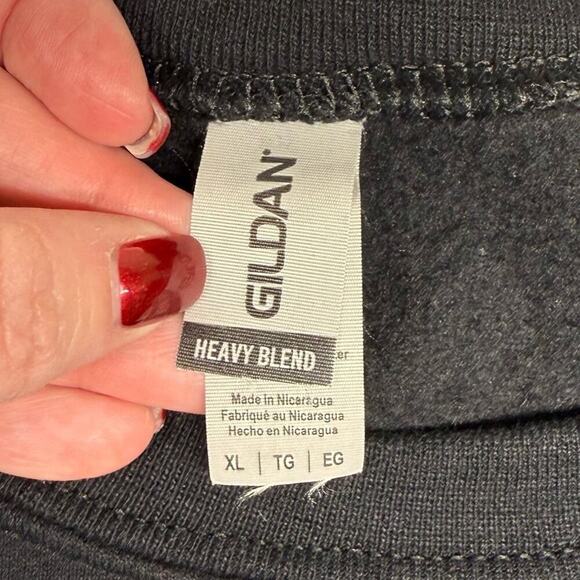 Gildan | Heavy Blend Sweatshirt with Alice in Wonderland Graphic | Black | XL - Picture 5 of 11